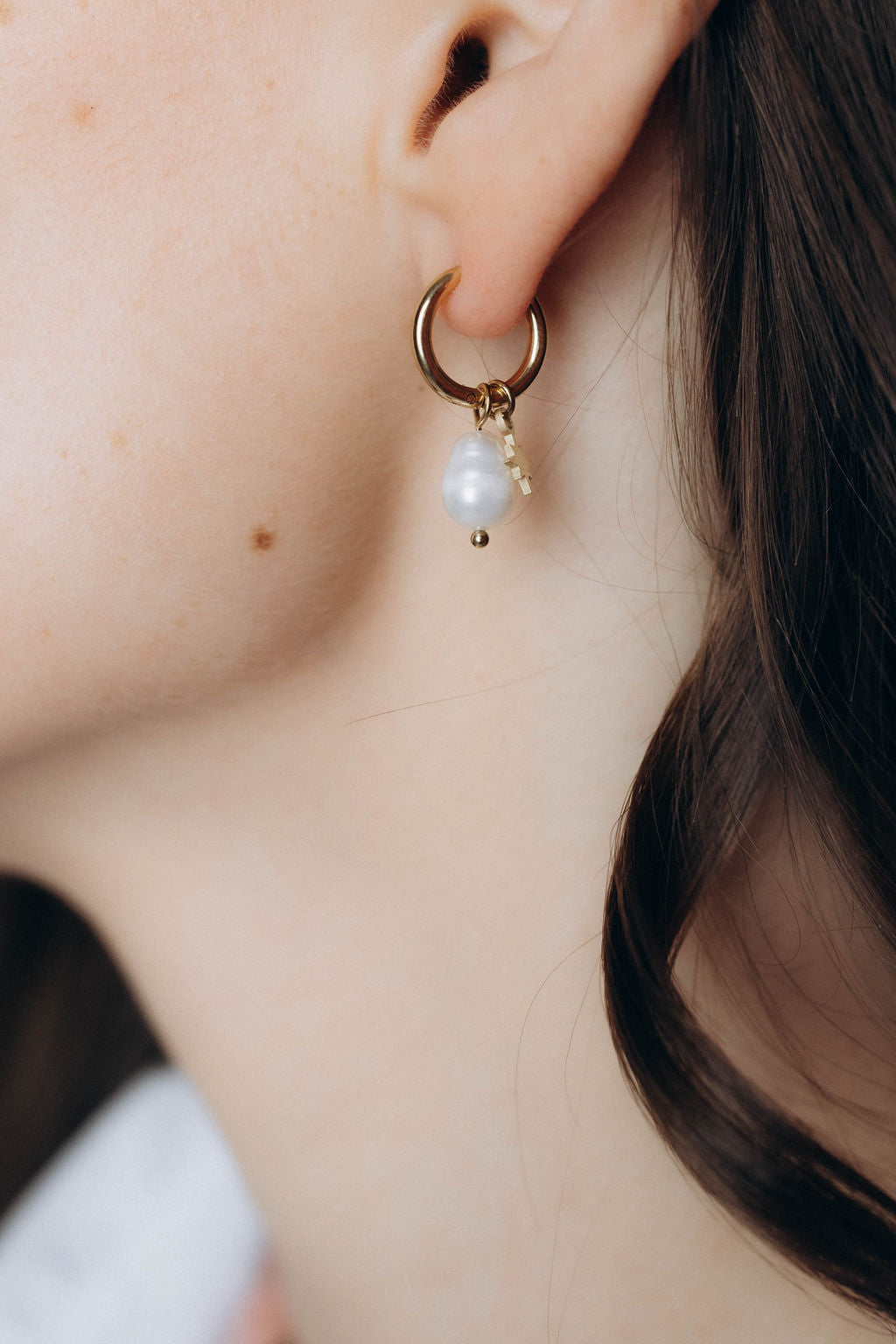 Auskari zelta krāsā ar pērlīti un zvaigzni