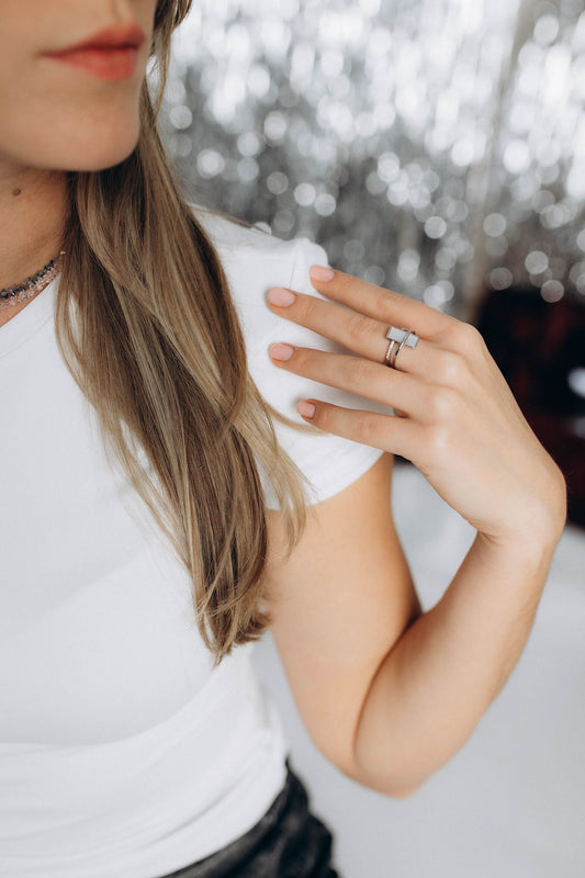 Sudraba krāsas gredzens