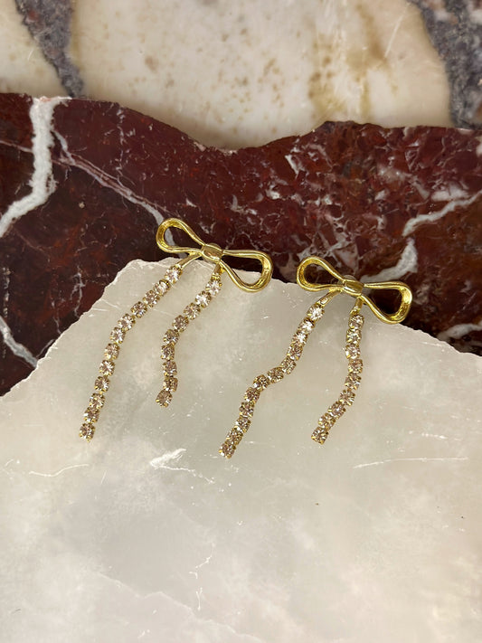 Bantīšu, mirdzošie auskari zelta krāsā