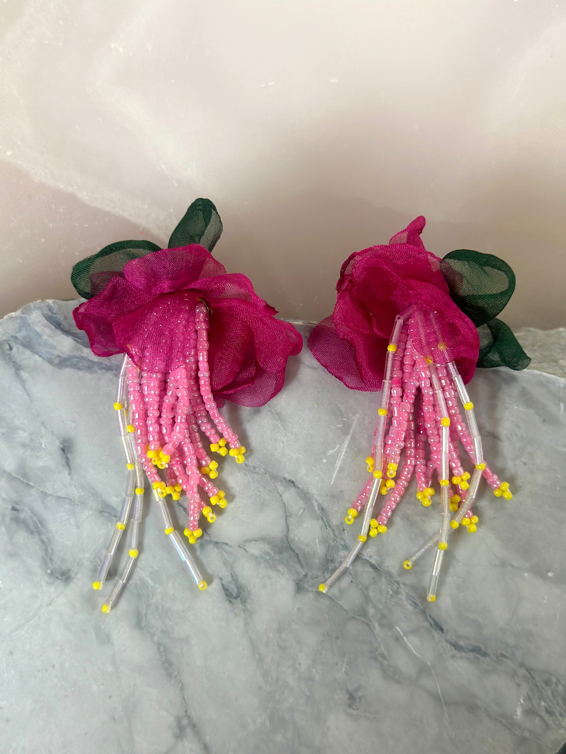 Bižutērijas auskari - Meitene Zeltene Rotas