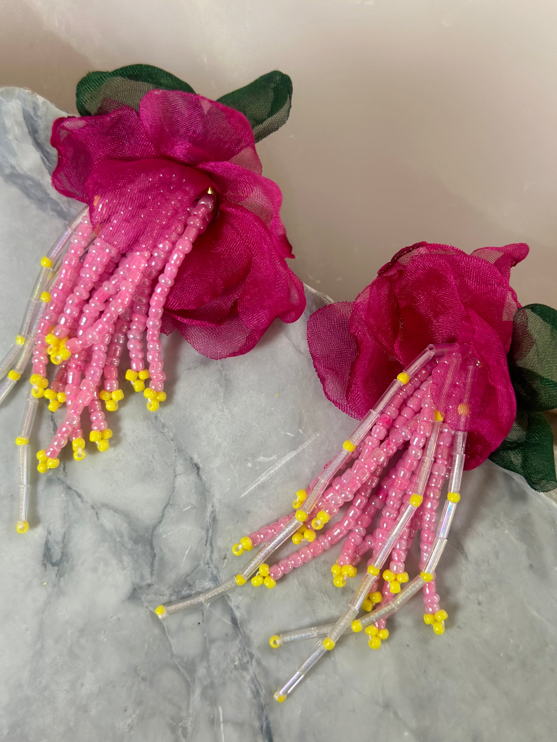 Bižutērijas auskari - Meitene Zeltene Rotas