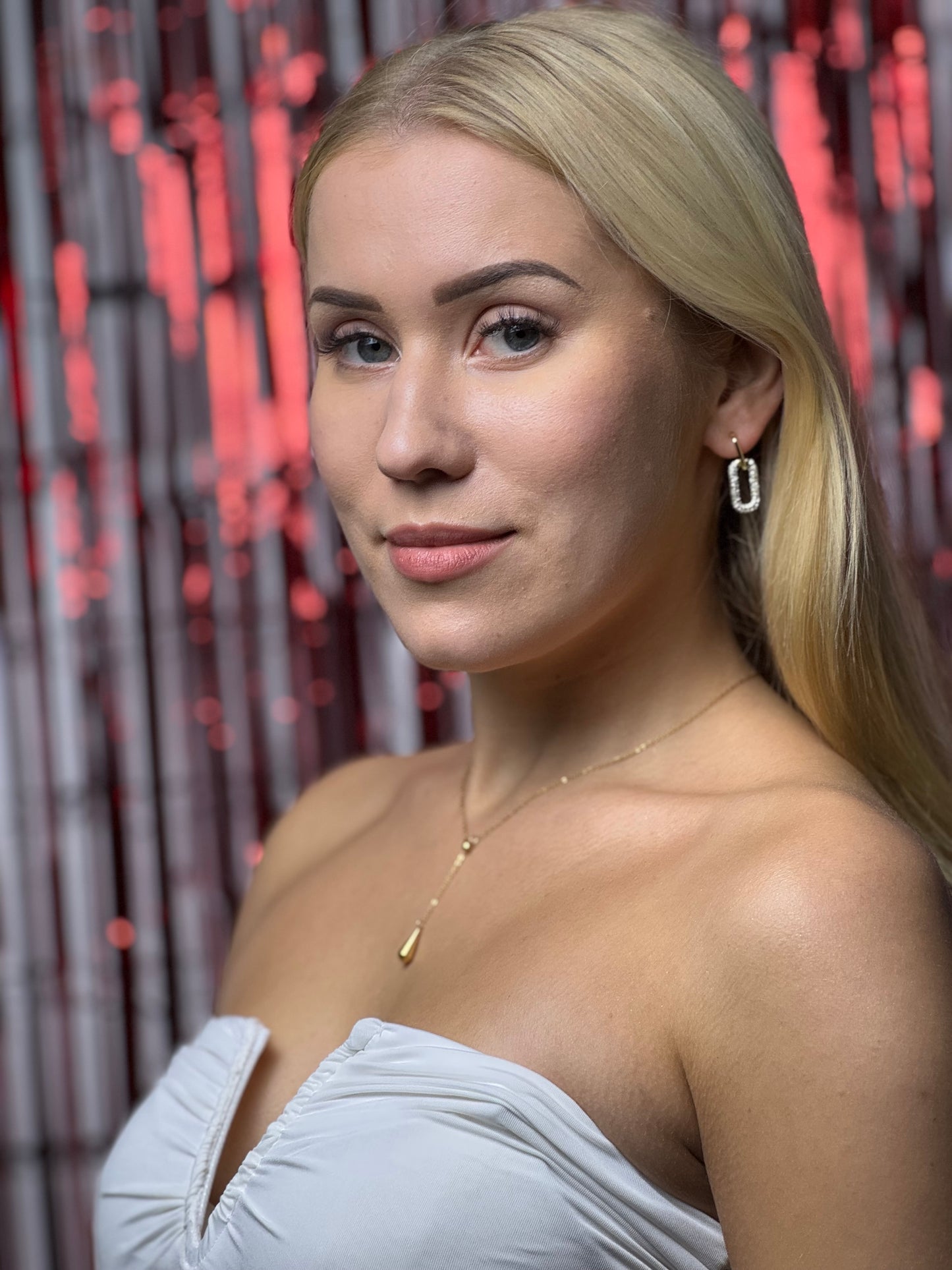 Nokareni, mirdzoši auskari